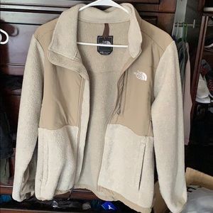 Women’s medium tan north face fleece zip up jacket